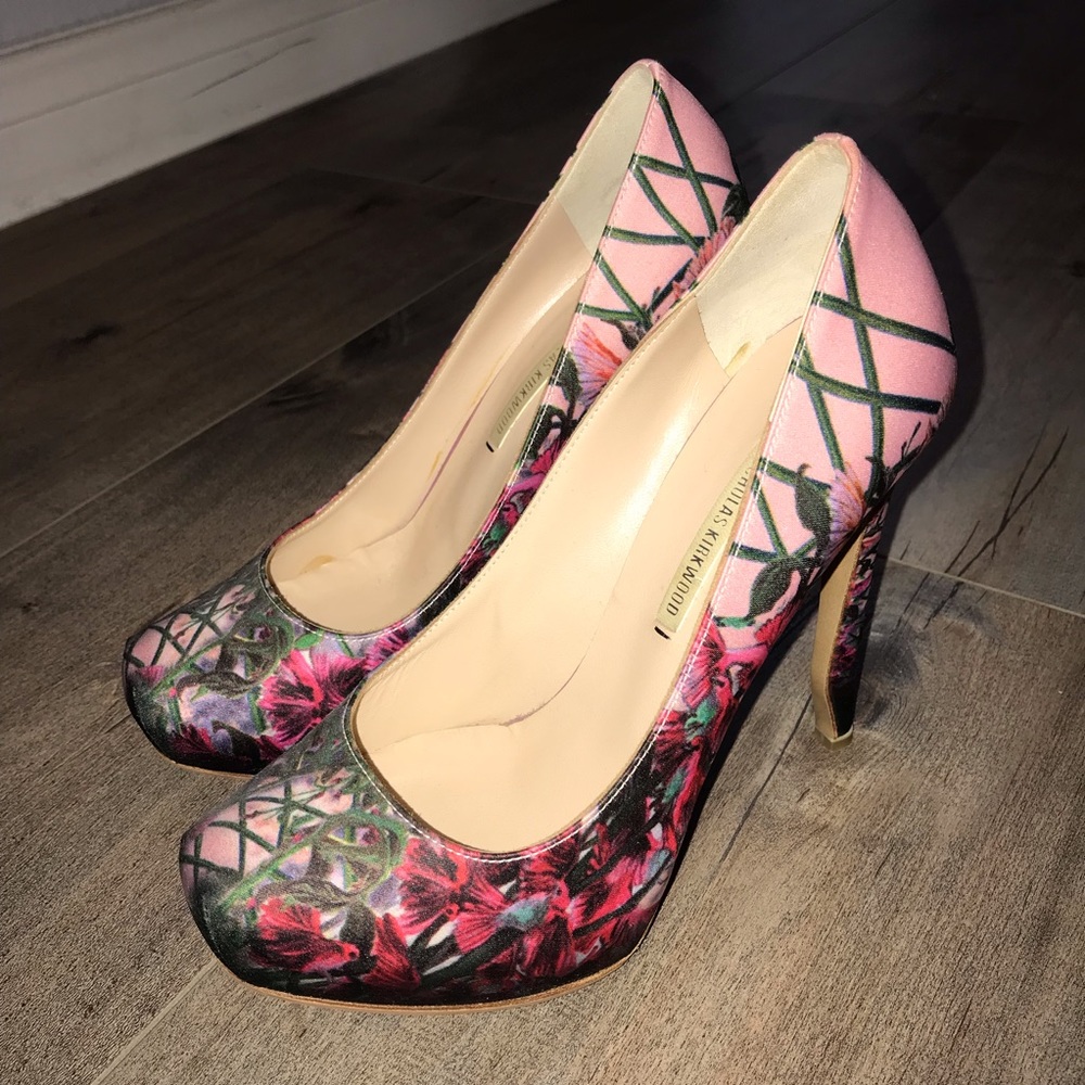 Nicolas Kirkwood silk printed floral pumps